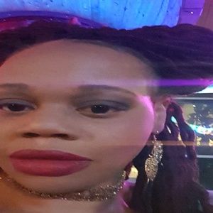 Meet your Posher, Ladonna